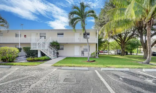 1733 3rd Avenue N 24, Lake Worth, FL 33460