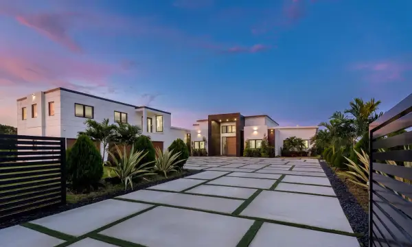 17301 SW 52nd Court, Southwest Ranches, FL 33331