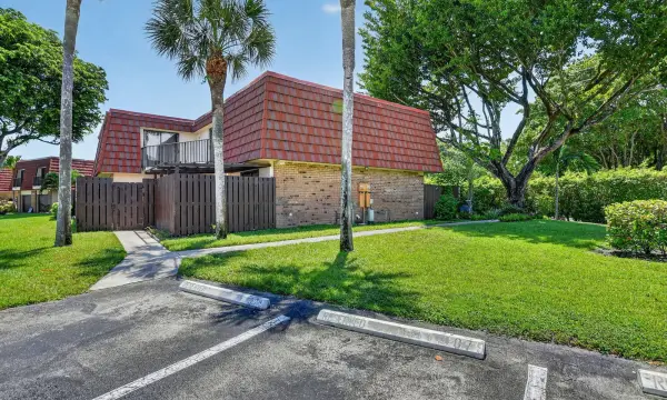 8558 Boca Rio Drive, Boca Raton, FL 33433