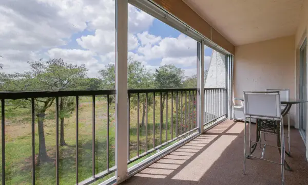 6080 NW 44th Street NW Apt 414, Lauderhill, FL 33319