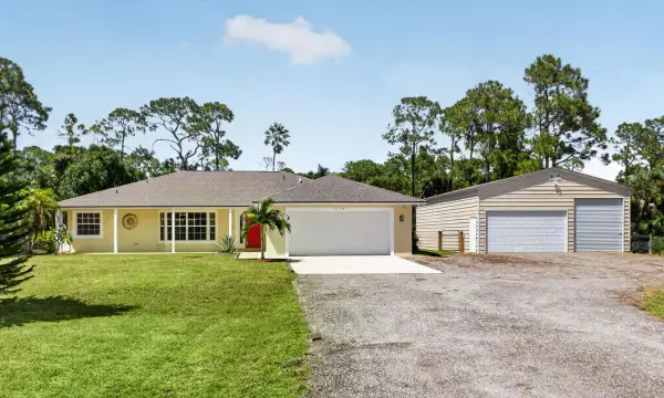 17101 60th Lane N, Loxahatchee, FL 33470