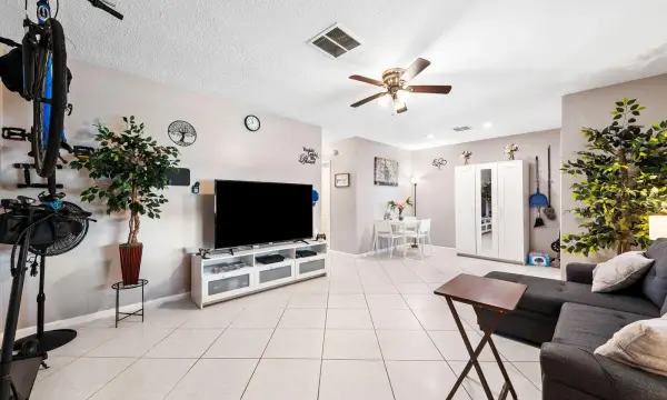 2100 NE 38th Street 205, Lighthouse Point, FL 33064