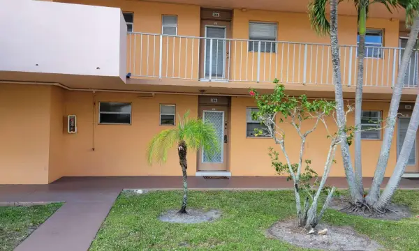 3001 NW 46th Avenue 104, Lauderdale Lakes, FL 33313