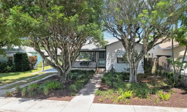 1222 N L Street, Lake Worth, FL 33460