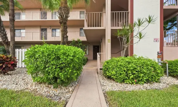 7321 Amberly Lane 110, Delray Beach, FL 33446