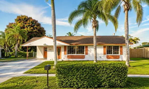 330 W 22nd Court, Riviera Beach, FL 33404