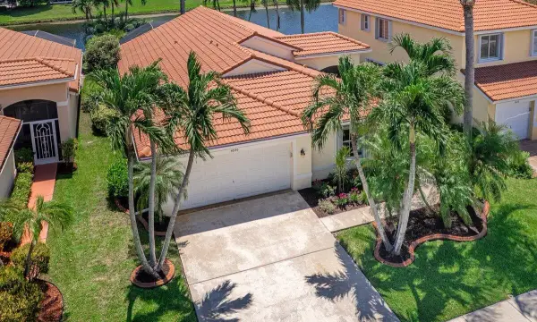 5026 Prairie Dunes Village Circle, Lake Worth, FL 33463