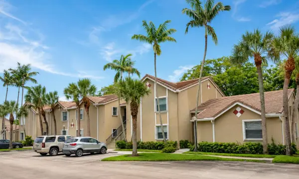 9641 Riverside F5, Coral Springs, FL 33071