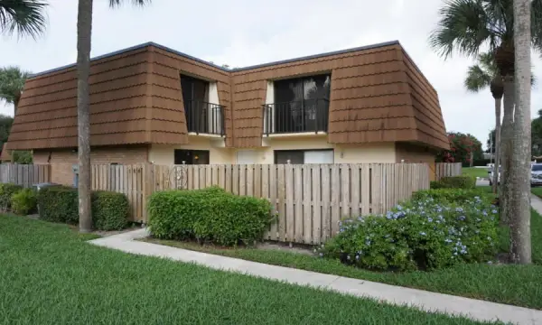 102 Heritage Way, West Palm Beach, FL 33407