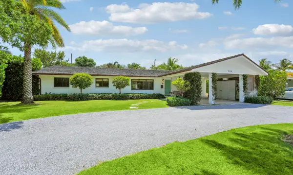 704 Pelican Way, North Palm Beach, FL 33408