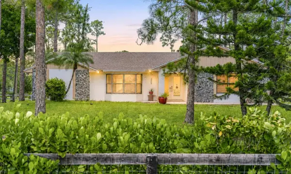 15211 60th Place N, The Acreage, FL 33470