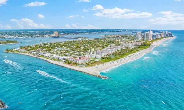 33 S Ocean Avenue, Unit 206, Palm Beach Shores, FL, 33404