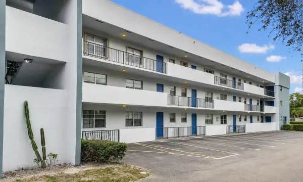 1630 Embassy Drive 309, West Palm Beach, FL 33401