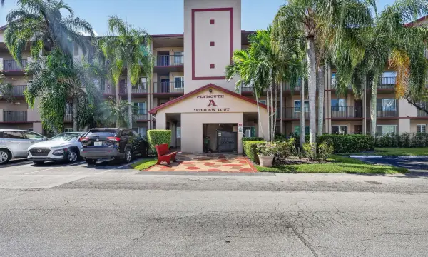 13700 SW 11th Street 203a, Pembroke Pines, FL 33027