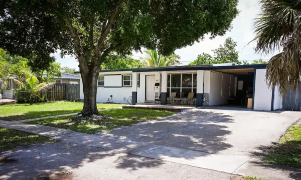 6814 NW 14th Street, Plantation, FL 33313