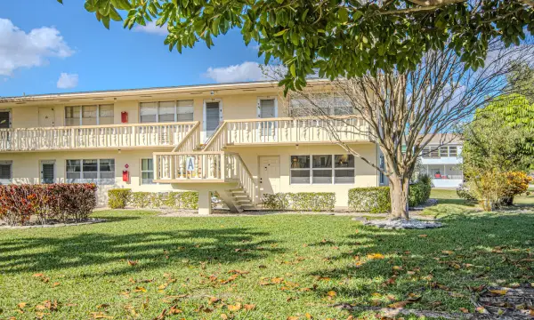 13 Northampton A, West Palm Beach, FL 33417