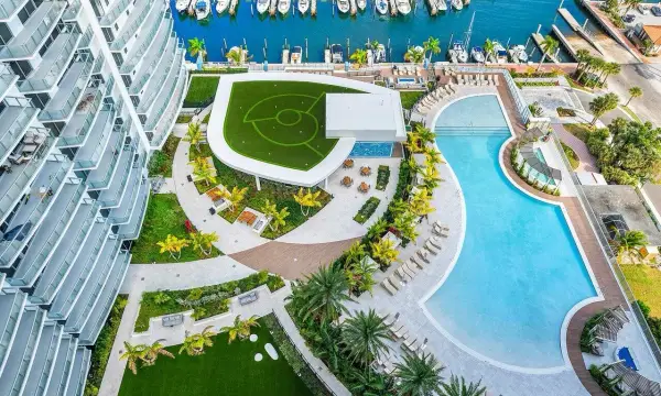 220 Lake Shore Drive 702, Lake Park, FL 33403