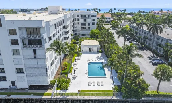 2860 S Ocean Boulevard 302, Palm Beach, FL 33480