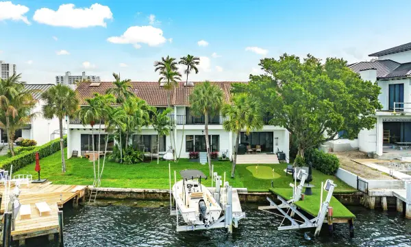 605 NE 19th Avenue, Deerfield Beach, FL 33441