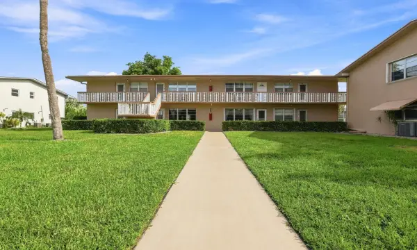 98 Norwich E, West Palm Beach, FL 33417
