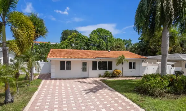 319 SW 2nd Street, Boca Raton, FL 33432