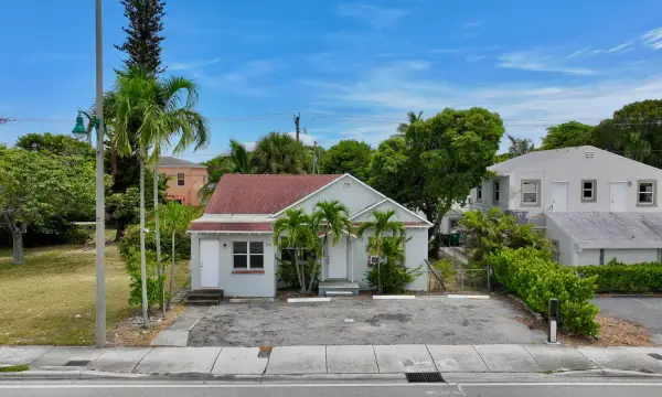 3608 Broadway Avenue, West Palm Beach, FL 33407