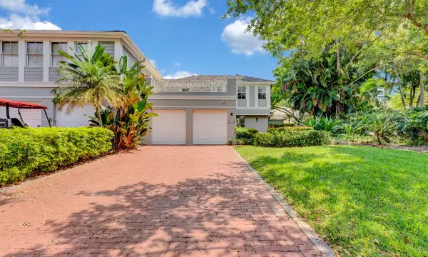 5600 Cambridge Boulevard, Boca Raton, FL 33496