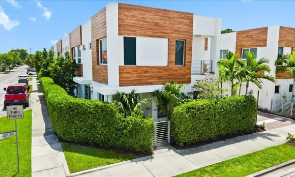 1255 NE 18th Avenue, Fort Lauderdale, FL 33304