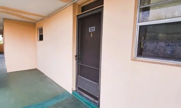 2900 NW 47th Terrace 303b, Lauderdale Lakes, FL 33313