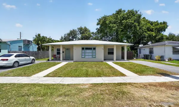 208 SW 2nd Place 1-2, Dania Beach, FL 33004