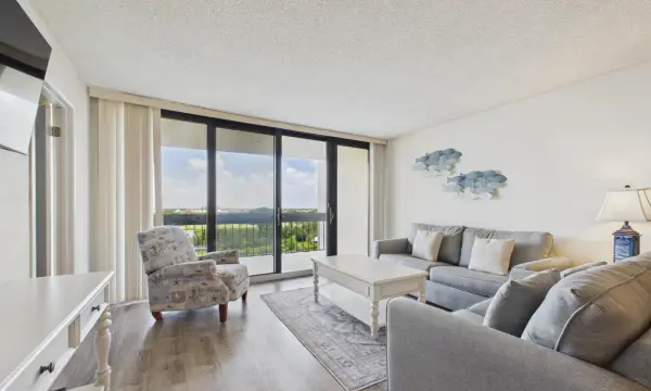2400 Presidential Way 704, West Palm Beach, FL 33401