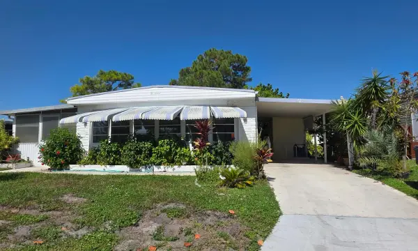 6125 N Guava Lane, Atlantis, FL 33462
