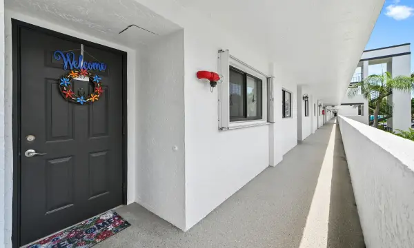 4725 Lucerne Lakes Boulevard E 202, Lake Worth, FL 33467
