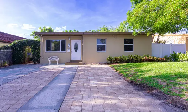 429 Summa Street, West Palm Beach, FL 33405