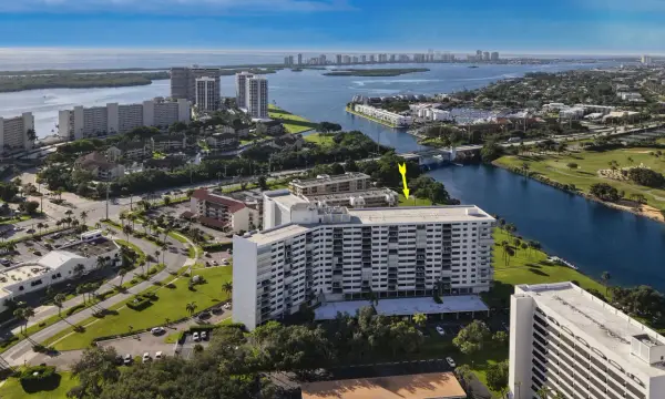 336 Golfview Road 605, North Palm Beach, FL 33408