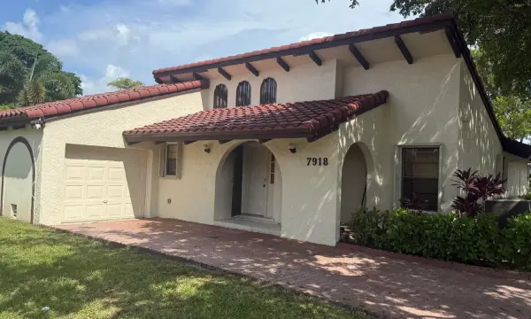 7918 Hibiscus Circle 59, Tamarac, FL 33321