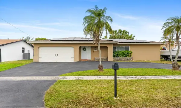 10661 NW 27th Court, Sunrise, FL 33322