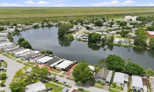 21671 S Heritage Circle, Pembroke Pines, FL 33029