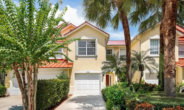 1182 Pinewood Lake Court, Greenacres, FL 33415