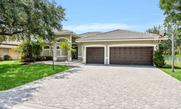 10668 NW 69th Street, Parkland, FL 33076