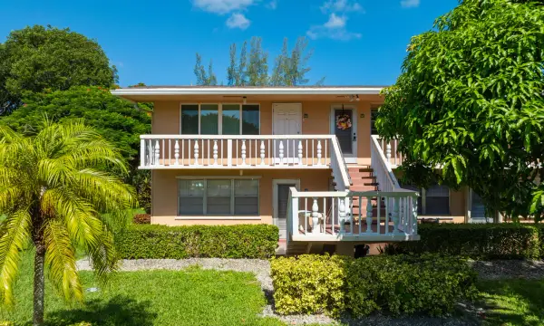 65 Camden C, West Palm Beach, FL 33417