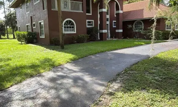 827 Squire Drive, Wellington, FL 33414