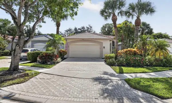 9106 Bay Point Circle, West Palm Beach, FL 33411