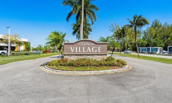 211 Greenbrier A 211, West Palm Beach, FL 33417