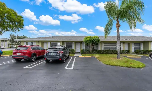 2381 Shady Lane B, Delray Beach, FL 33445