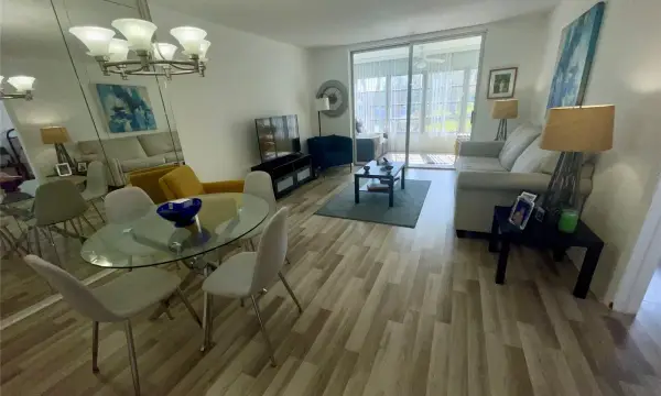 5860 NW 64th Avenue 206, Tamarac, FL 33319