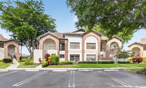 8065 Aberdeen Drive 102, Boynton Beach, FL 33472