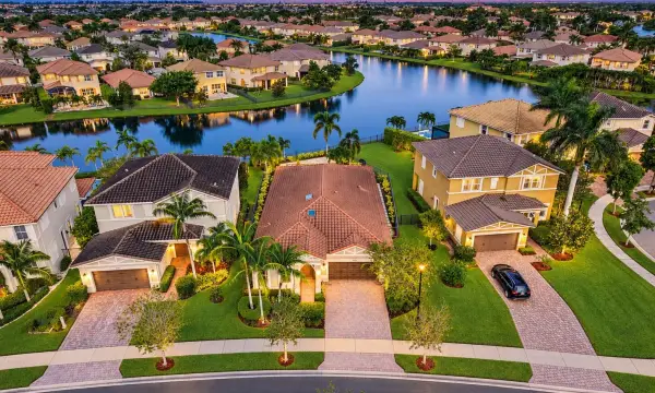 8561 Lakeside Bend, Parkland, FL 33076