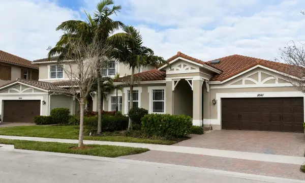 8561 Lakeside Bend, Parkland, FL 33076
