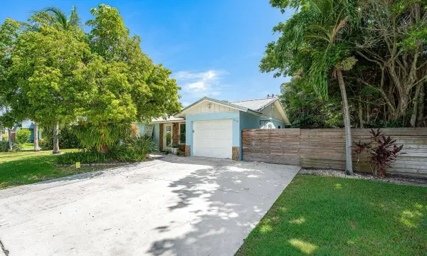 612 NW 7th Court, Boynton Beach, FL 33426